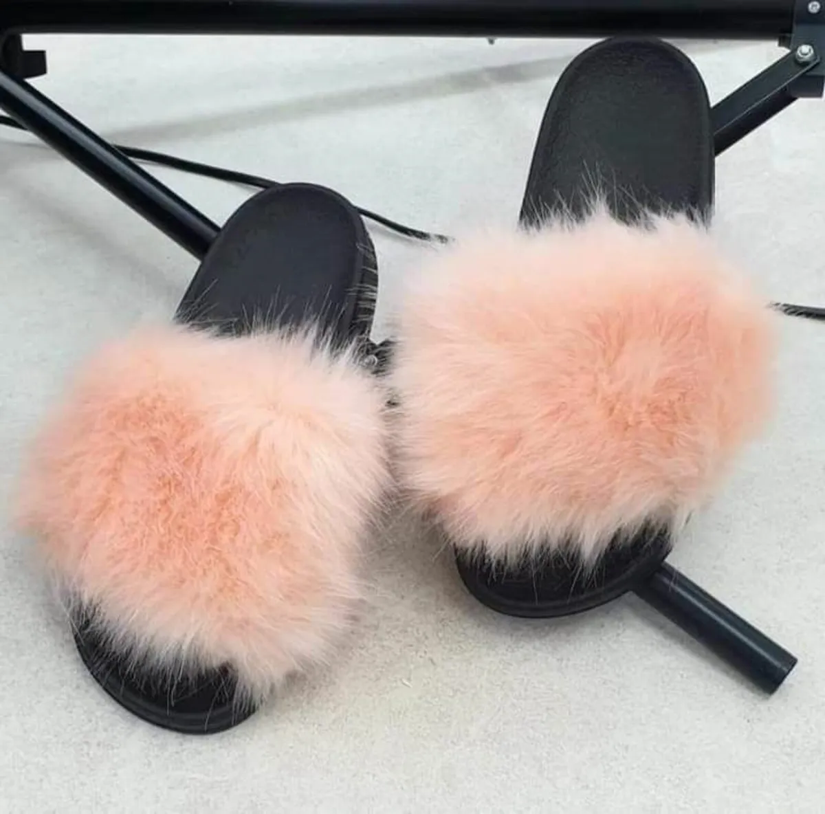 Fluffy fur slippers sizes 37-41 sizes 4-8 - Image 3