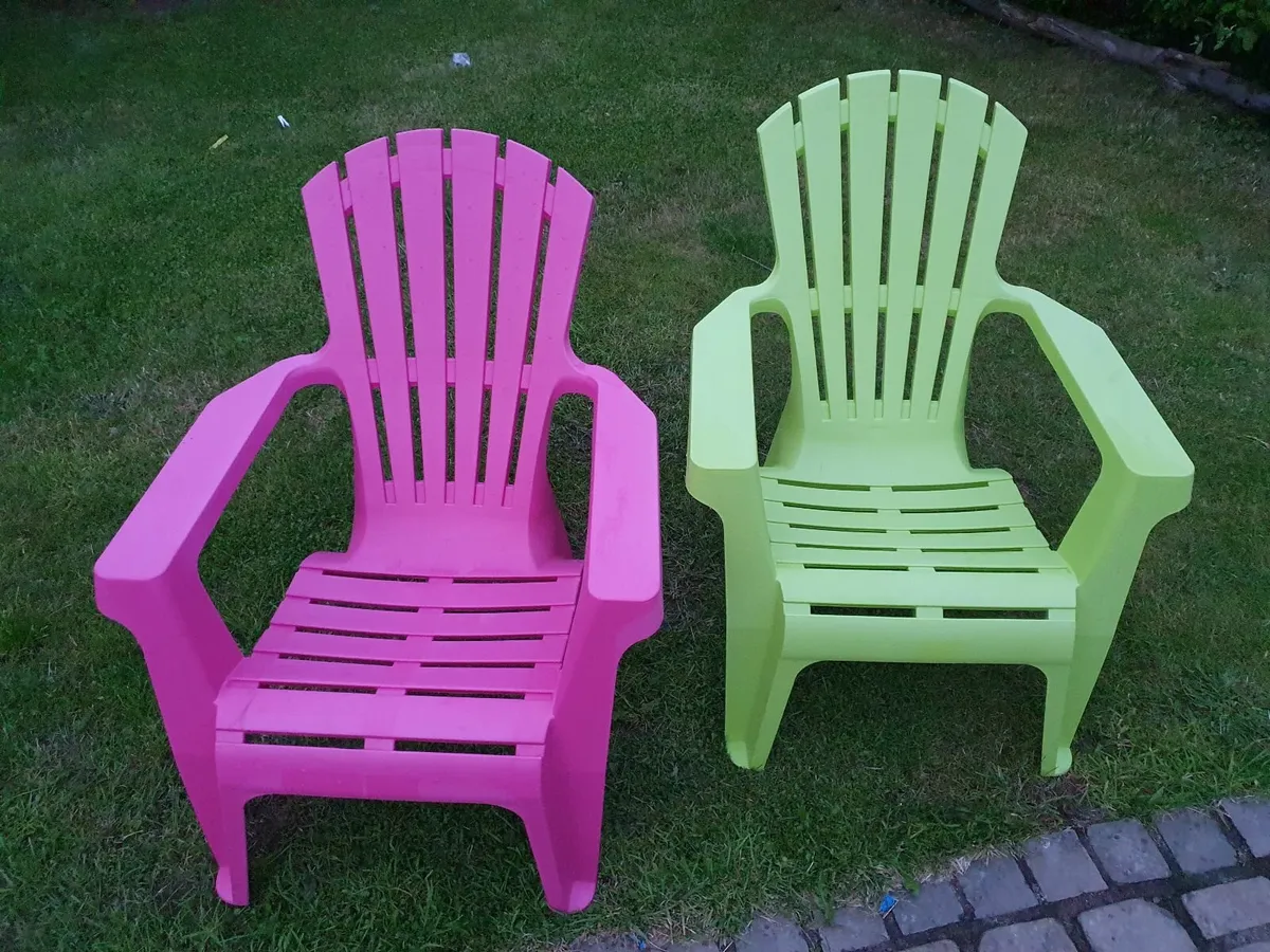 Sun chairs. - Image 1