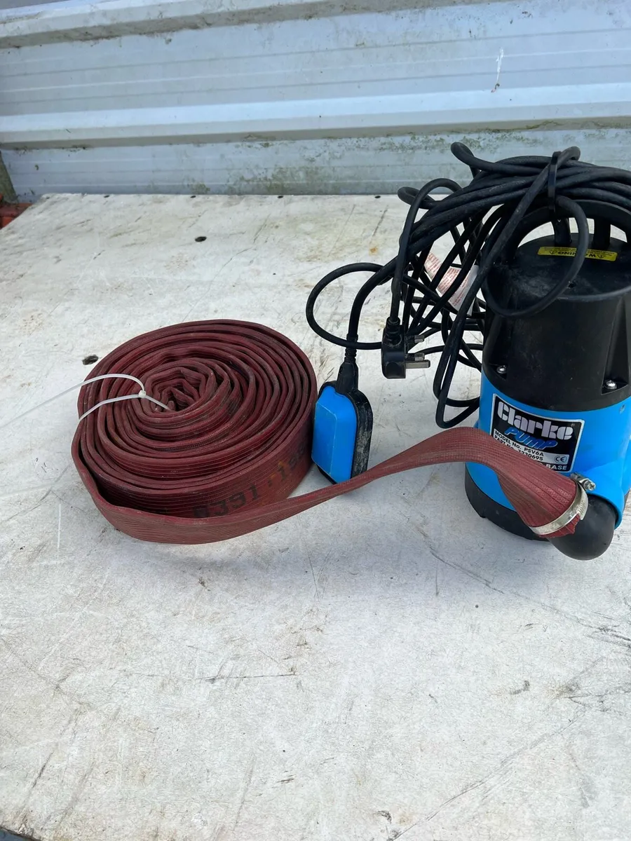 Submersible Pump with 12 meters lay flat hose - Image 1