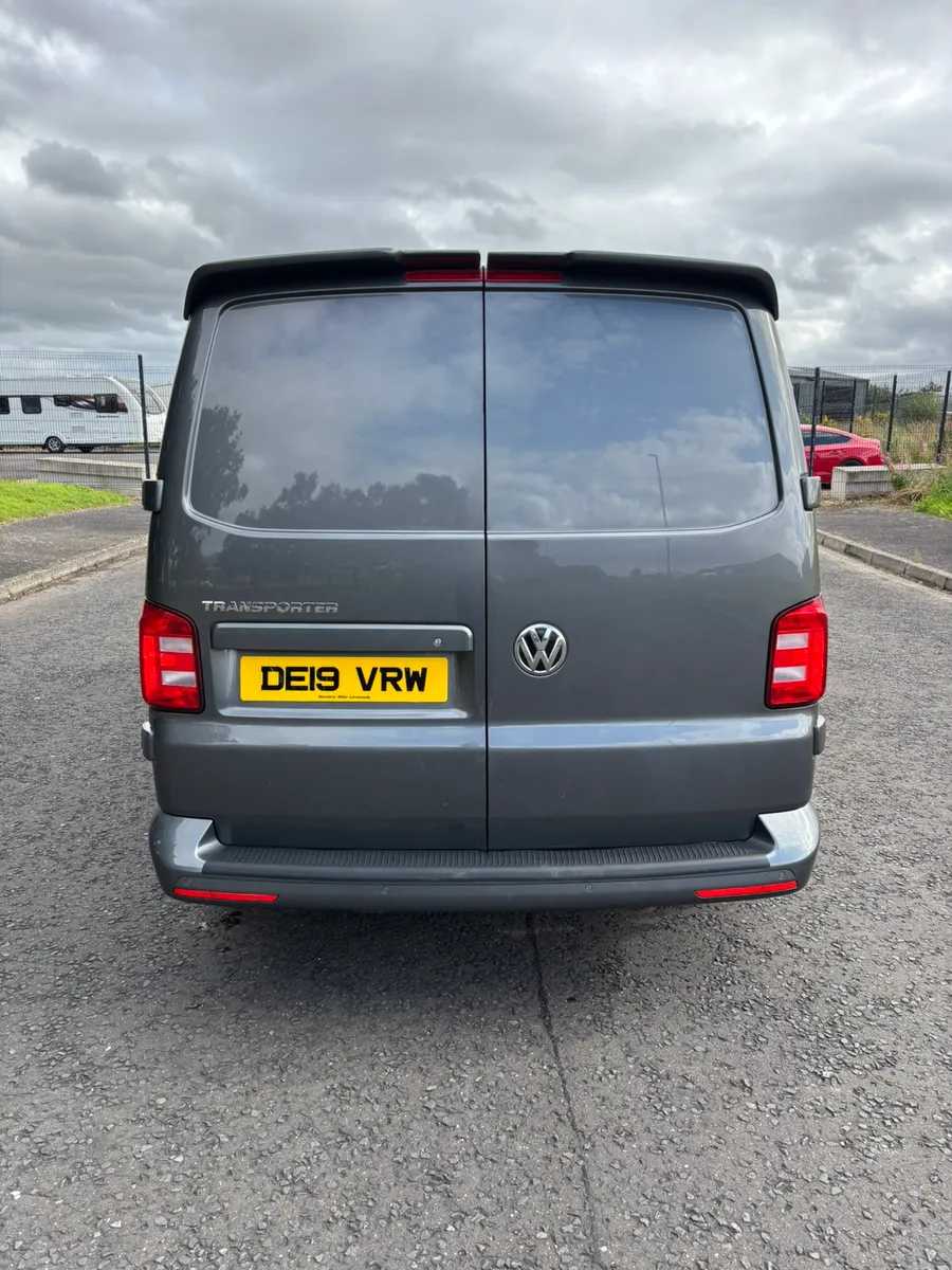 2019 Volkswagen Transporter highline - Image 4