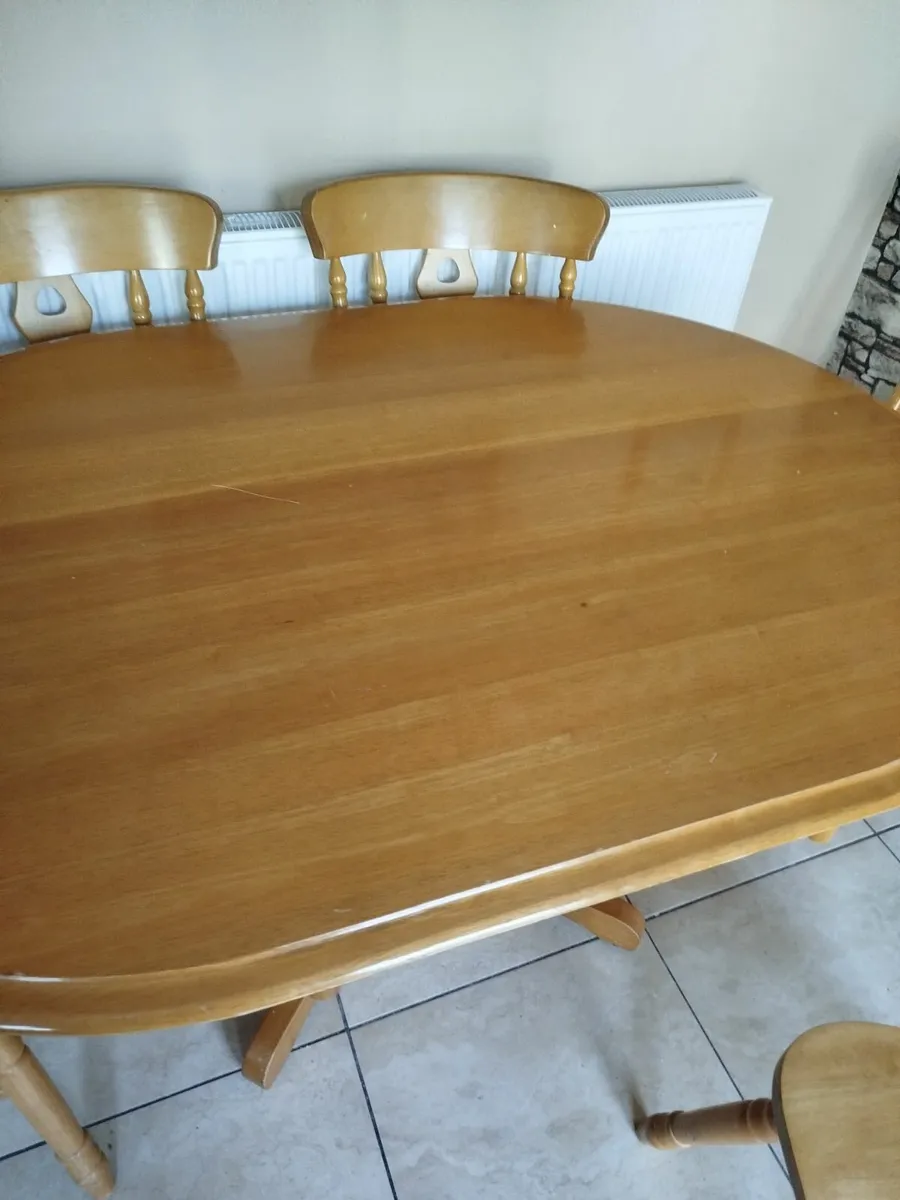 Kitchen table and chairs - Image 2