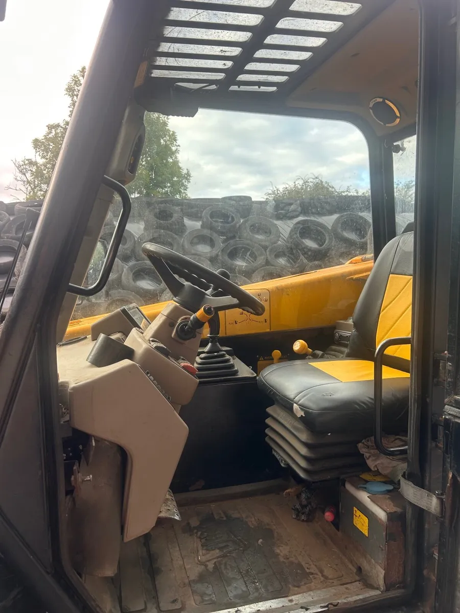 JCB 526s 2002 - Image 3