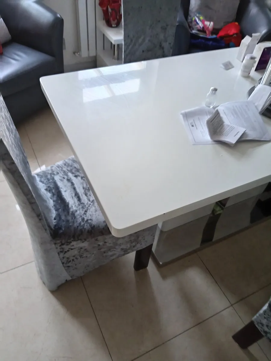 Kitchen table - Image 4