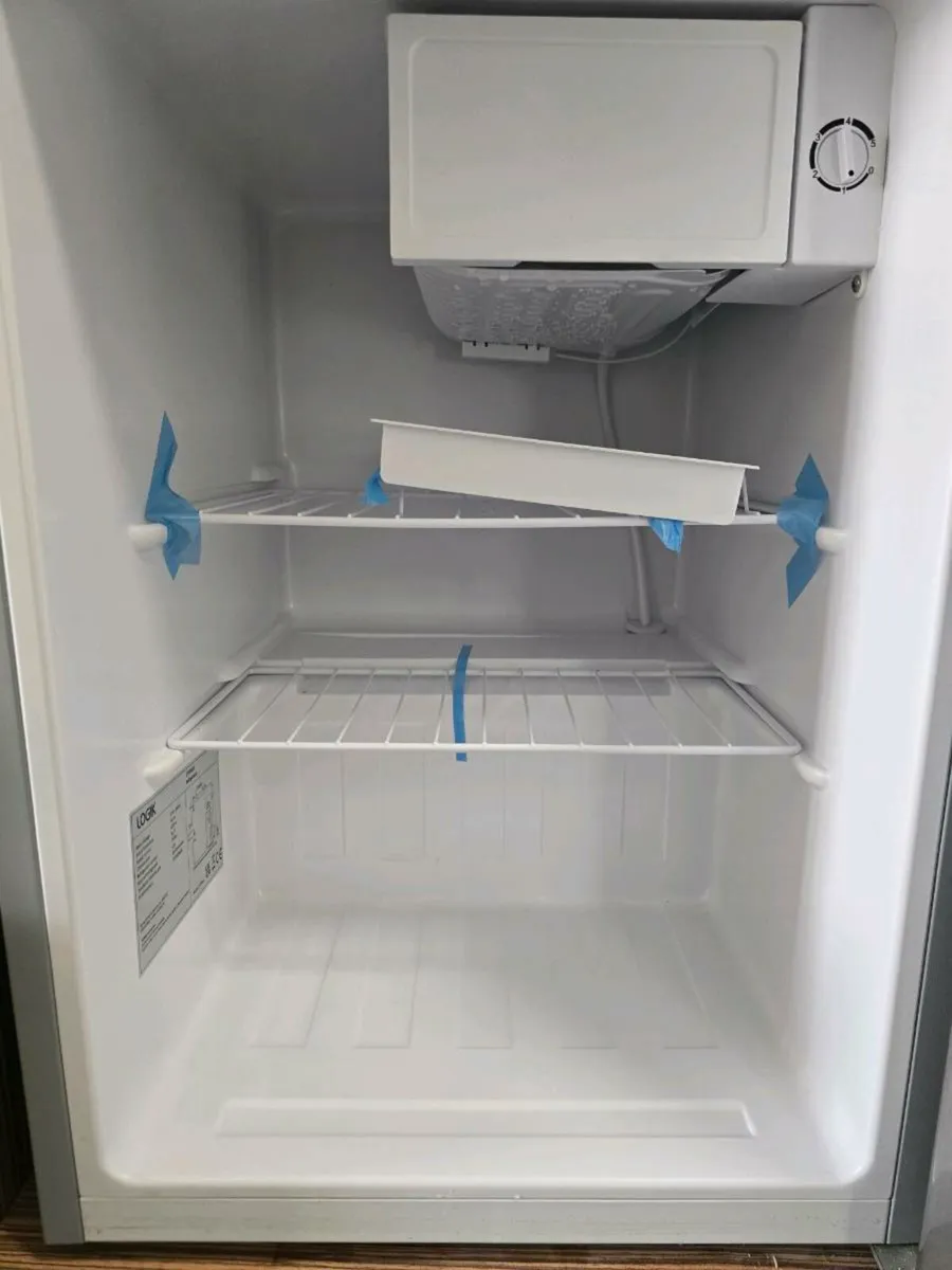 Small logik fridge - Image 3
