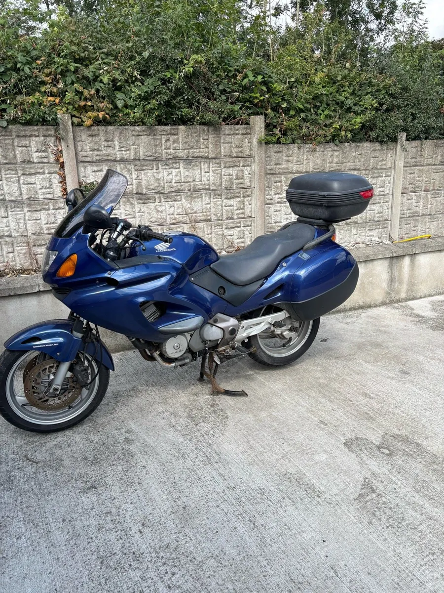 Honda NT 650 - Image 1