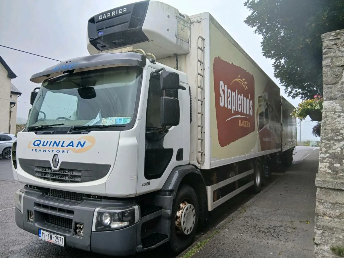 2011 Renault with drag - Image 2