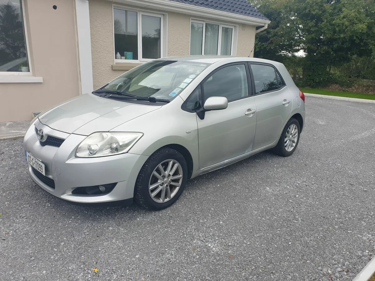 Toyota Auris 2007 - Image 2
