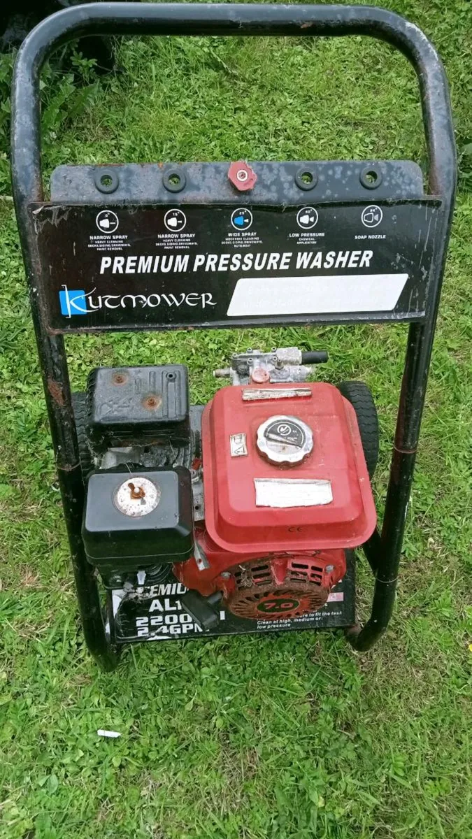 Petrol power washer - Image 1