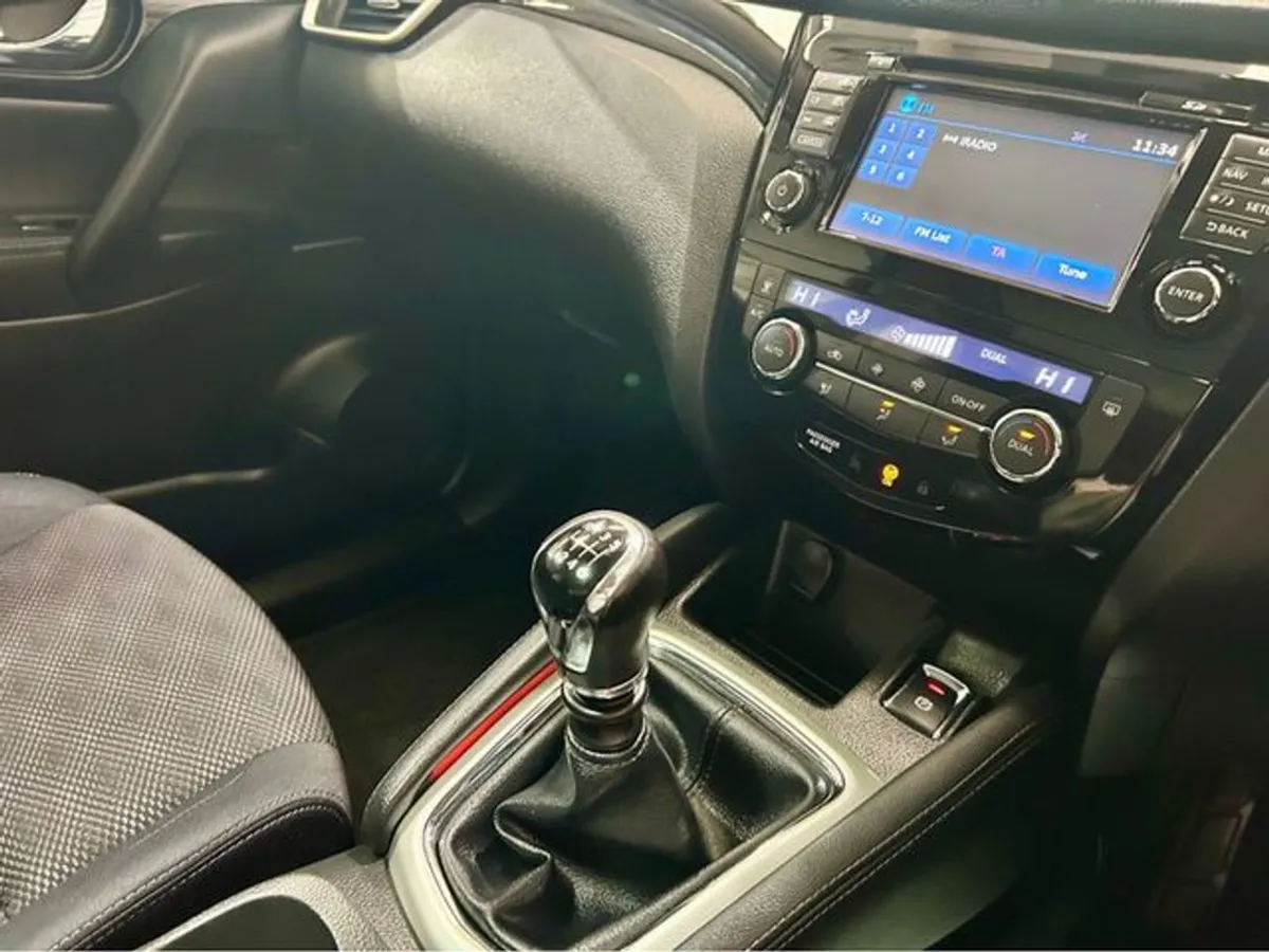 Nissan QASHQAI 1.5 SV My16 NC E6 4DR - Image 2