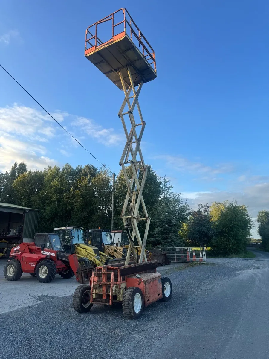 Scissors lift JLG €2,950 - Image 1