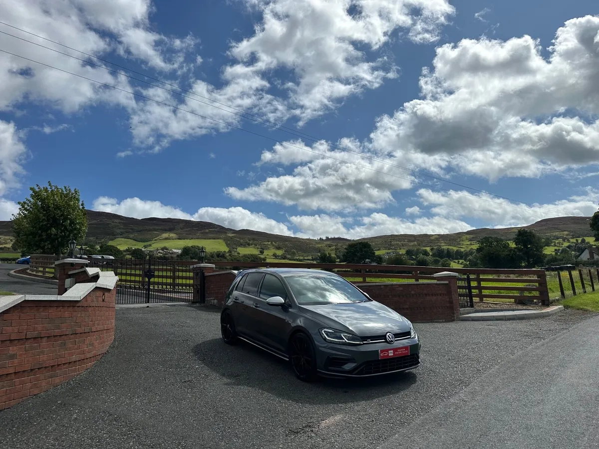 2018 Volkswagen Golf R - Image 3
