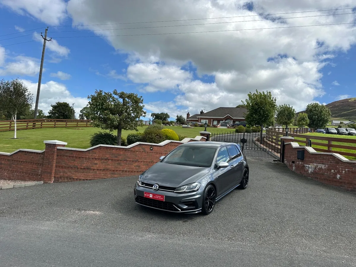 2018 Volkswagen Golf R - Image 4