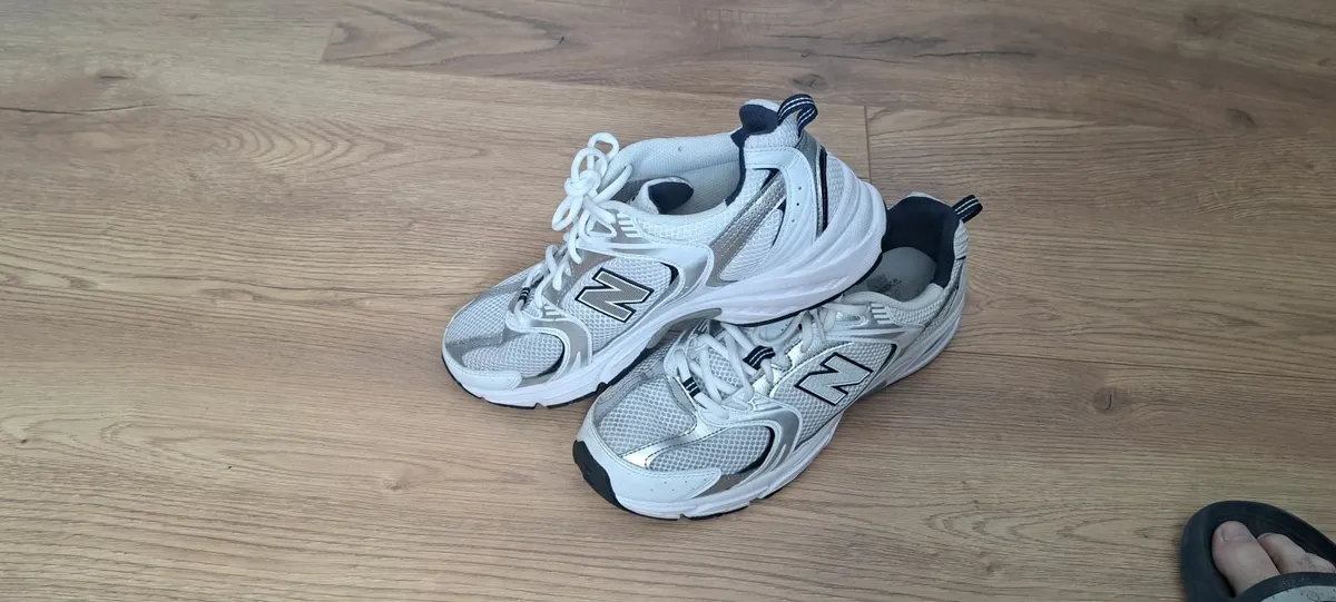Runners - Image 1