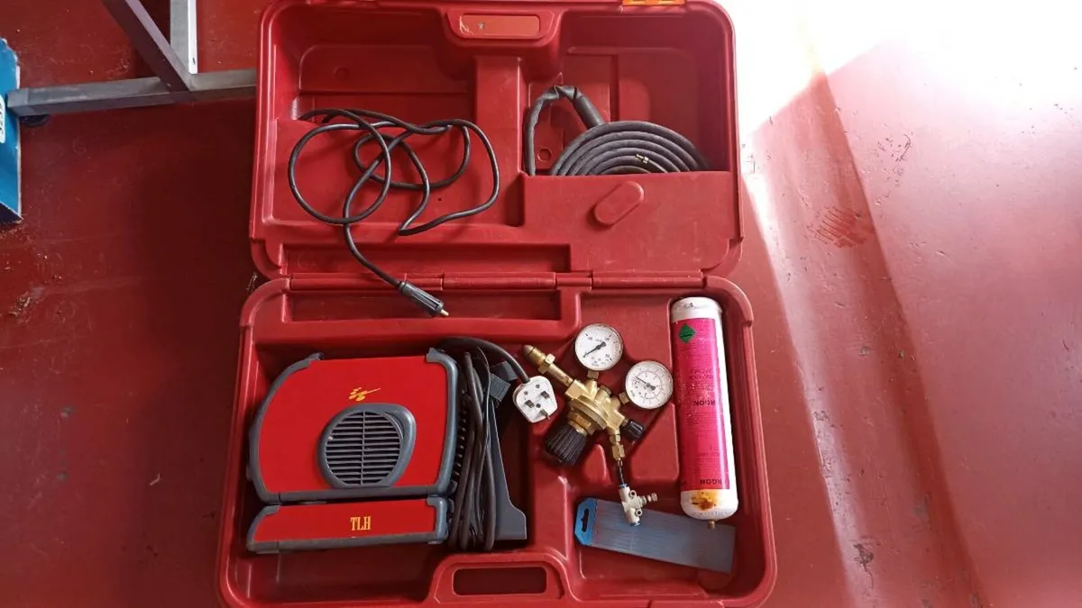 Genesis 1500 TLH welding machine - Image 1