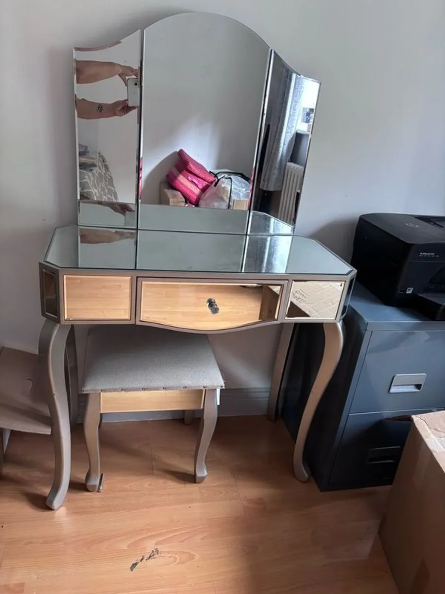 mirror dressing table and chair - Image 1