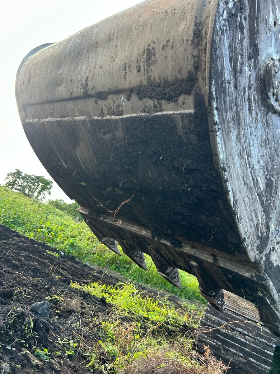 Geith digging bucket - Image 3