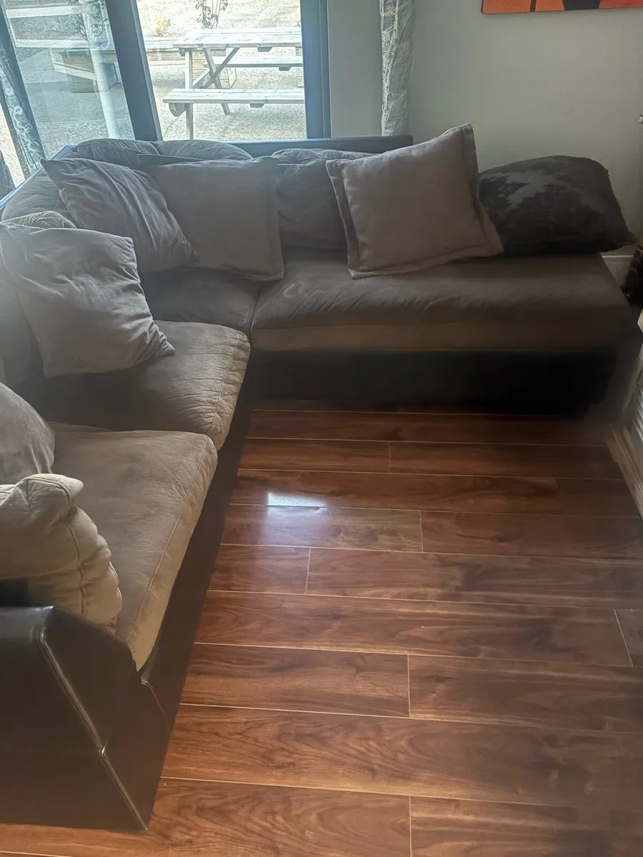 Corner couch - Image 2