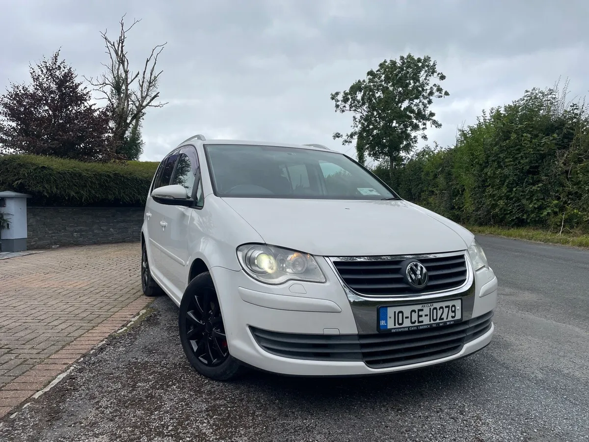 Volkswagen Touran Automatic - Image 1