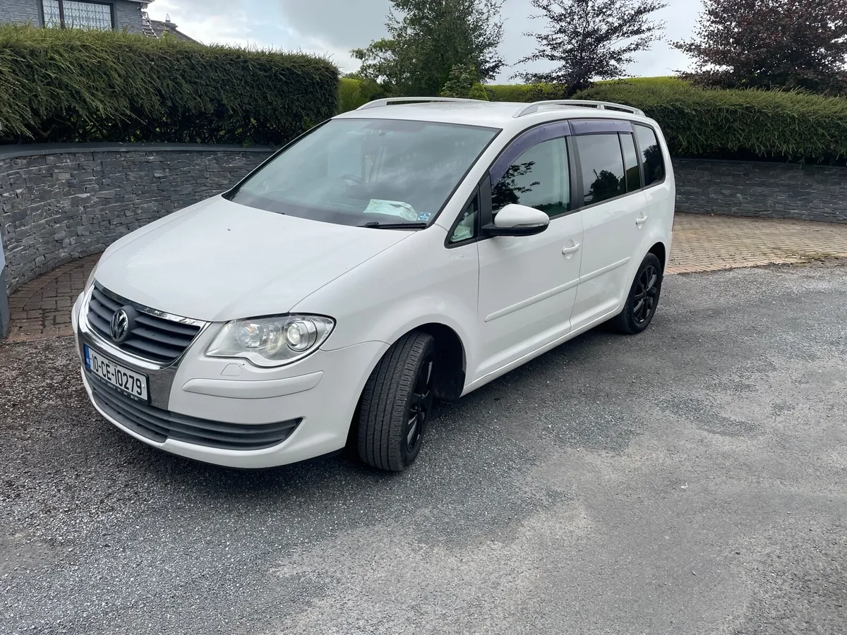 Volkswagen Touran Automatic - Image 2