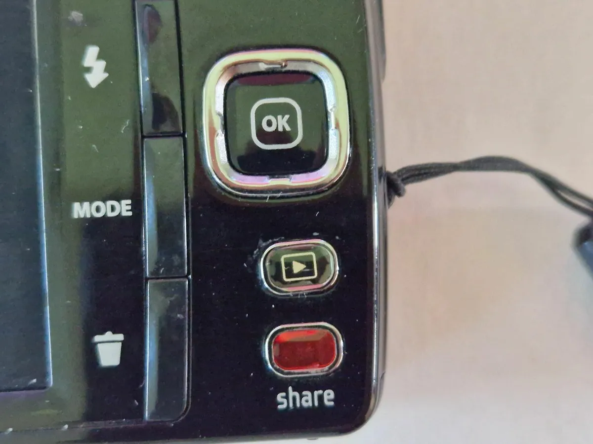 Kodak easyshare M532 14 Megapixels 4x Optical Lens - Image 3