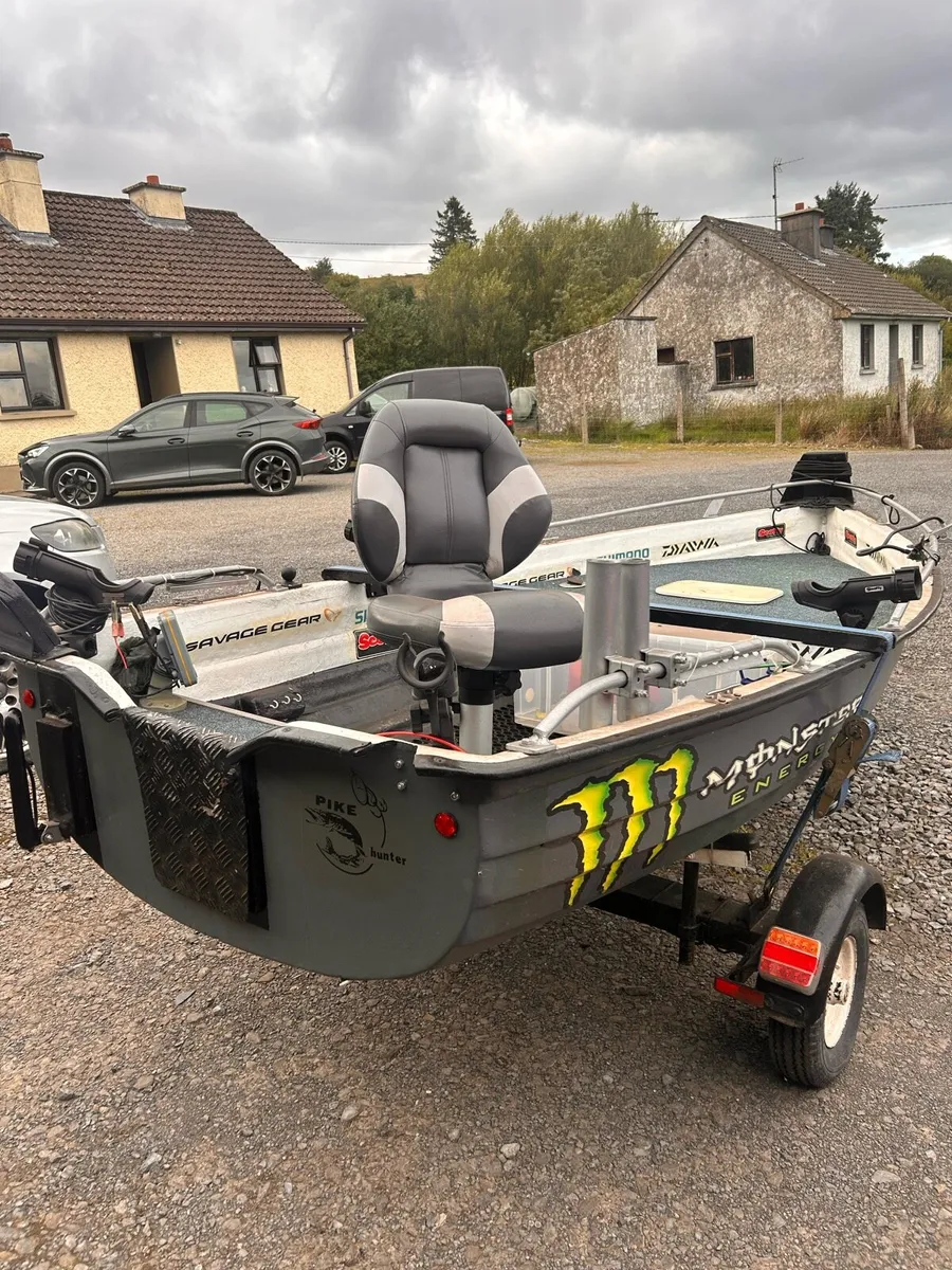 12ft lake boat & trailer - Image 2