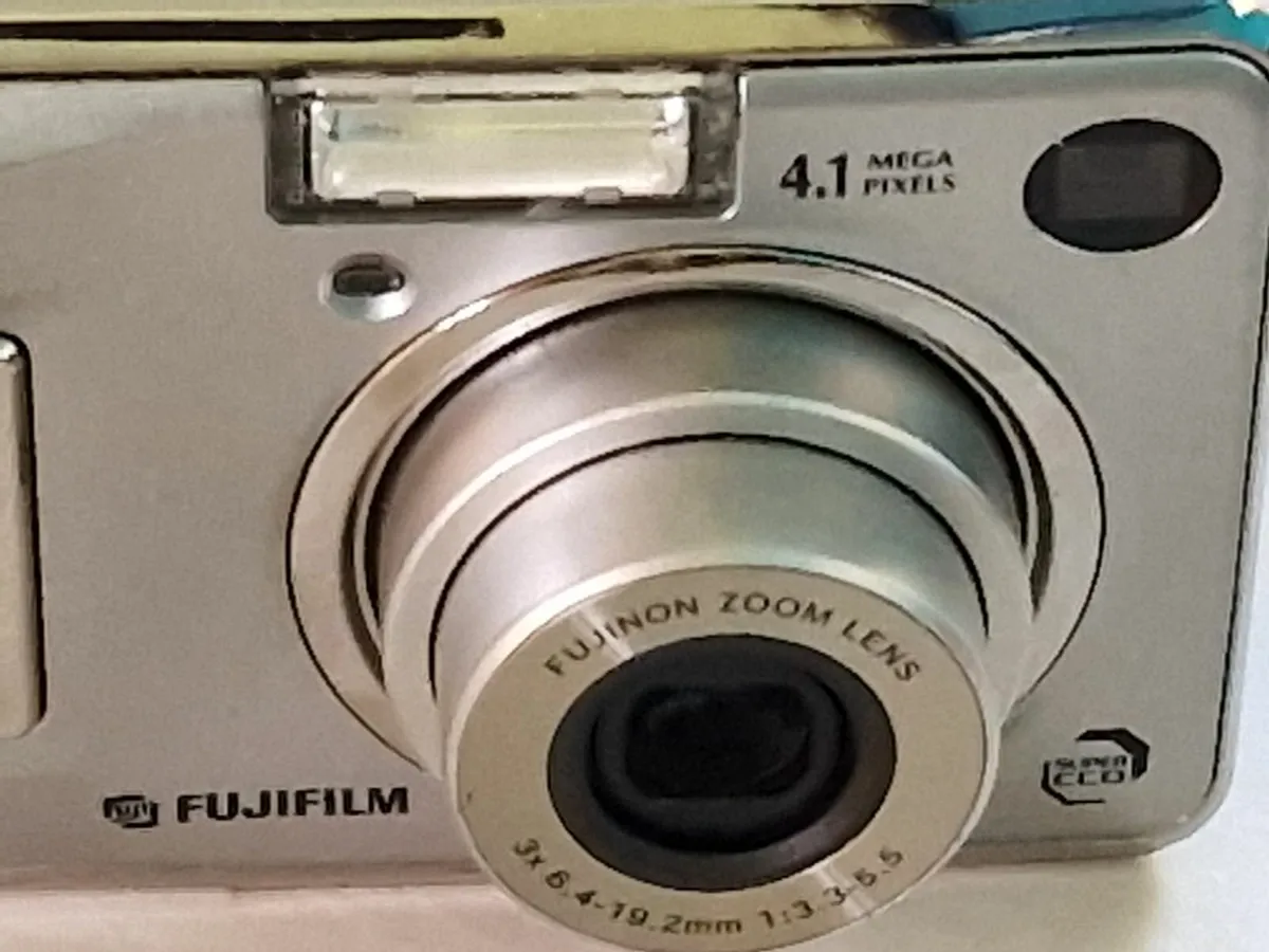 Fujifilm Finepix A400 Digital Camera - Image 1