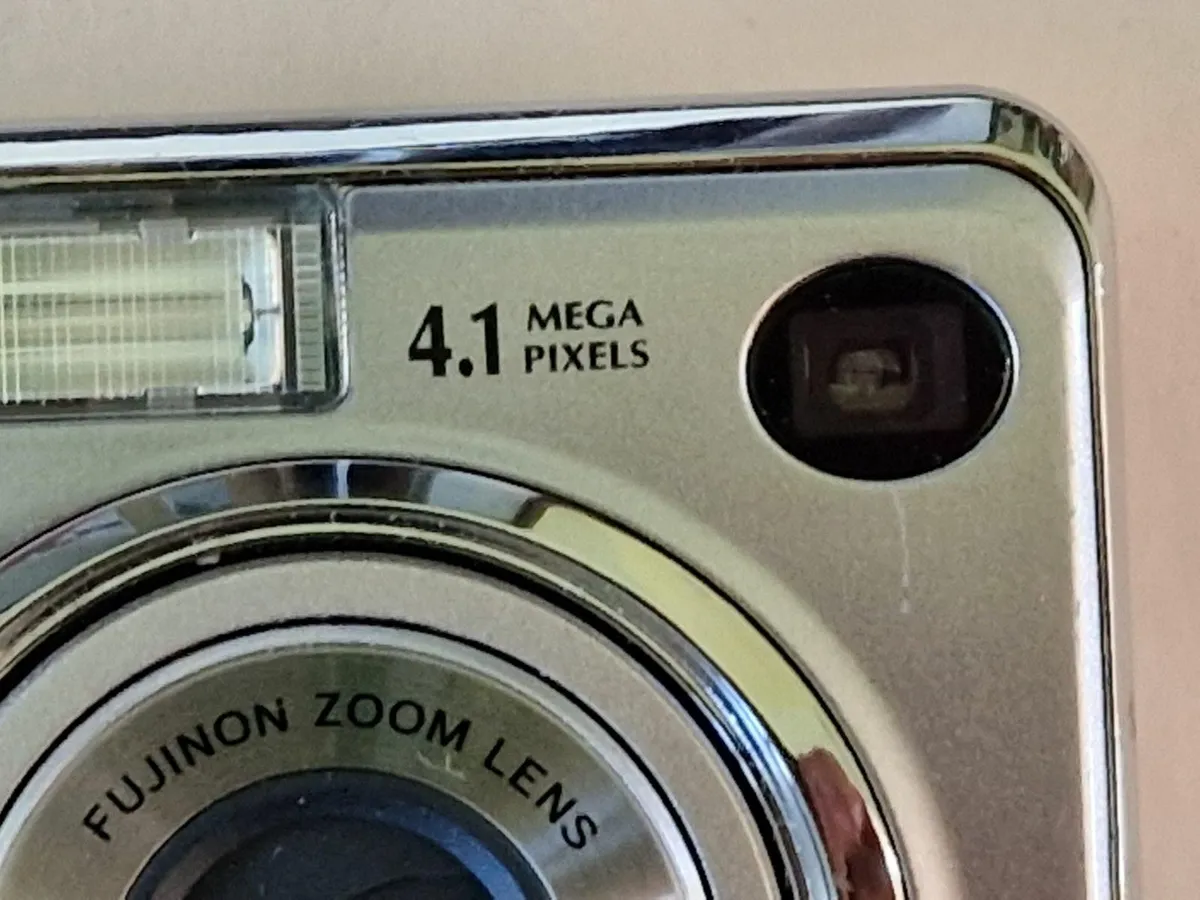 Fujifilm Finepix A400 Digital Camera - Image 2