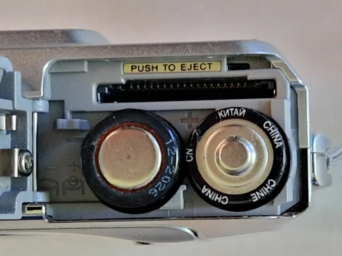 Fujifilm Finepix A400 Digital Camera - Image 3