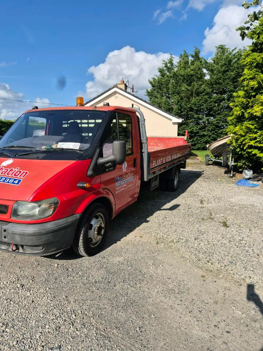 Ford  transit  twin wheel with tail lift - Image 3