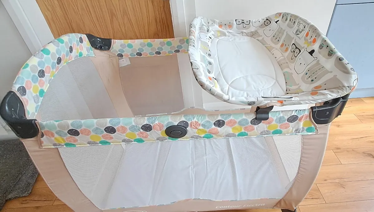 Graco Travel Cot - Image 4