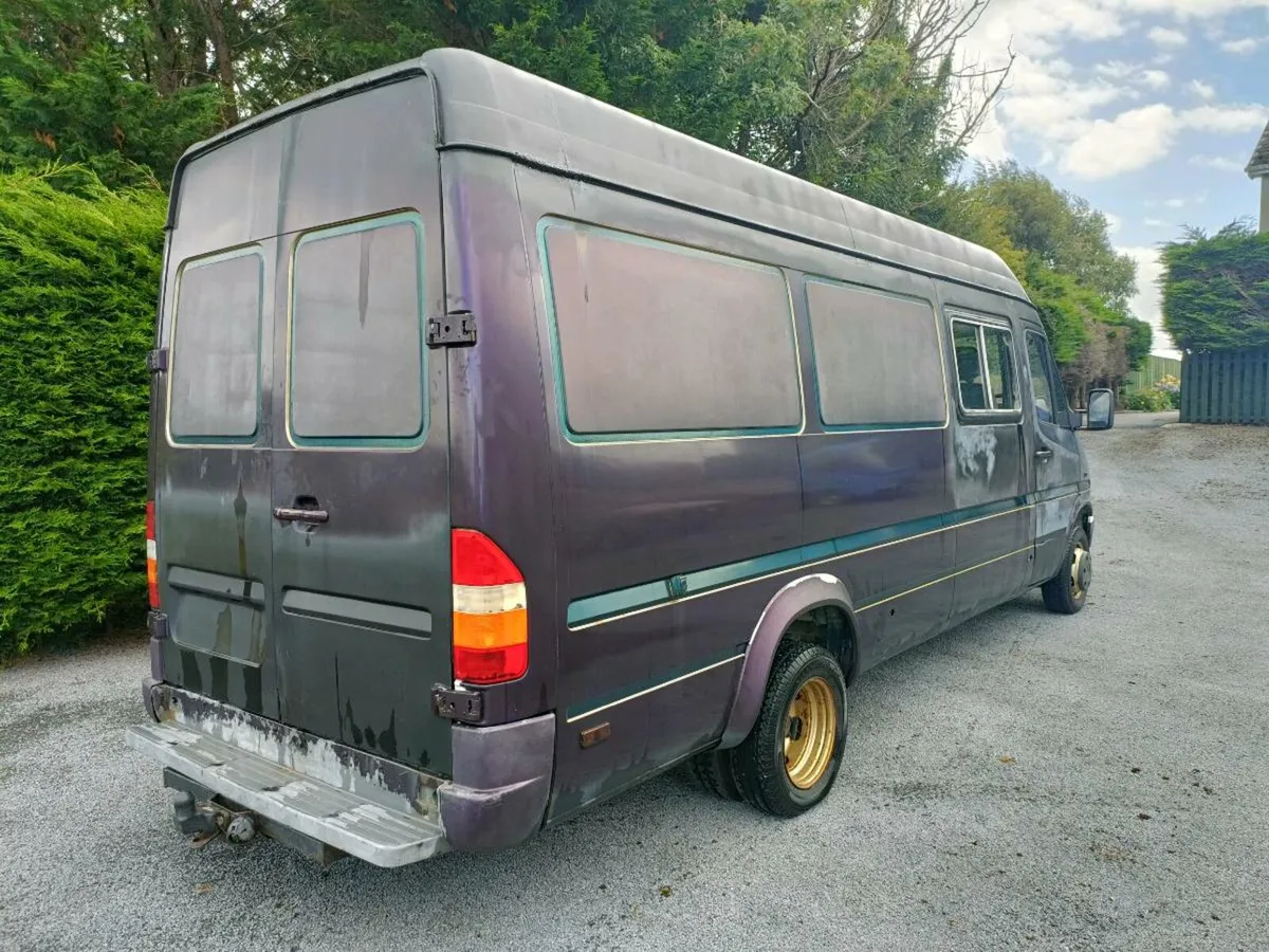 Mercedes Sprinter Camper - Image 2