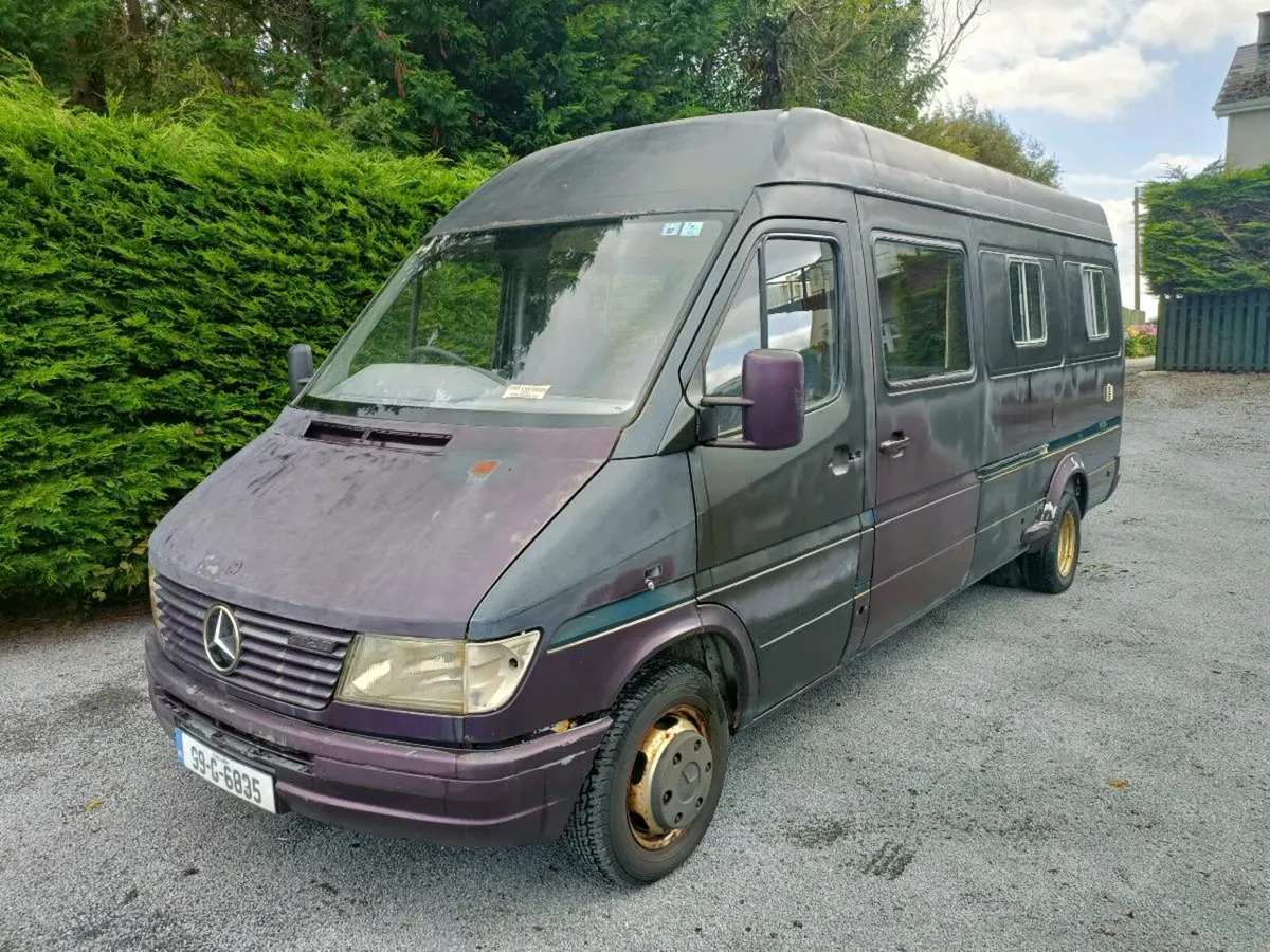 Mercedes Sprinter Camper - Image 4