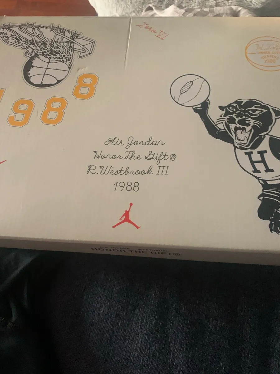 M Jordan  1988 size uk8.  New - Image 1