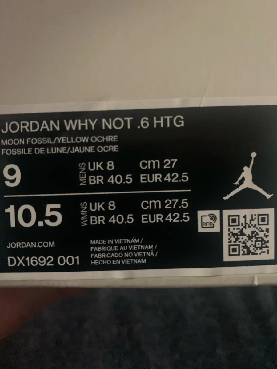 M Jordan  1988 size uk8.  New - Image 3