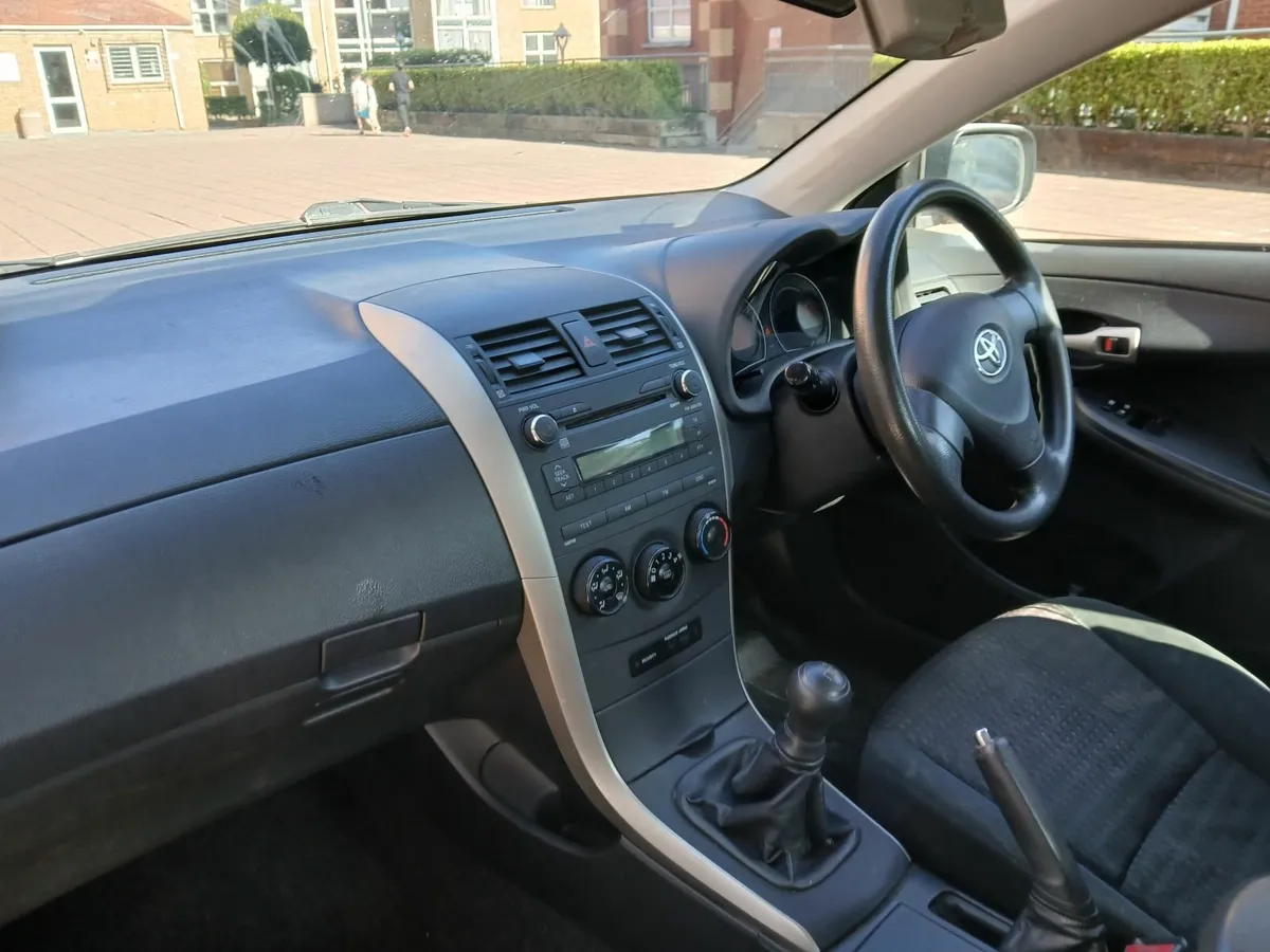 Toyota Corolla 2007 - Image 2