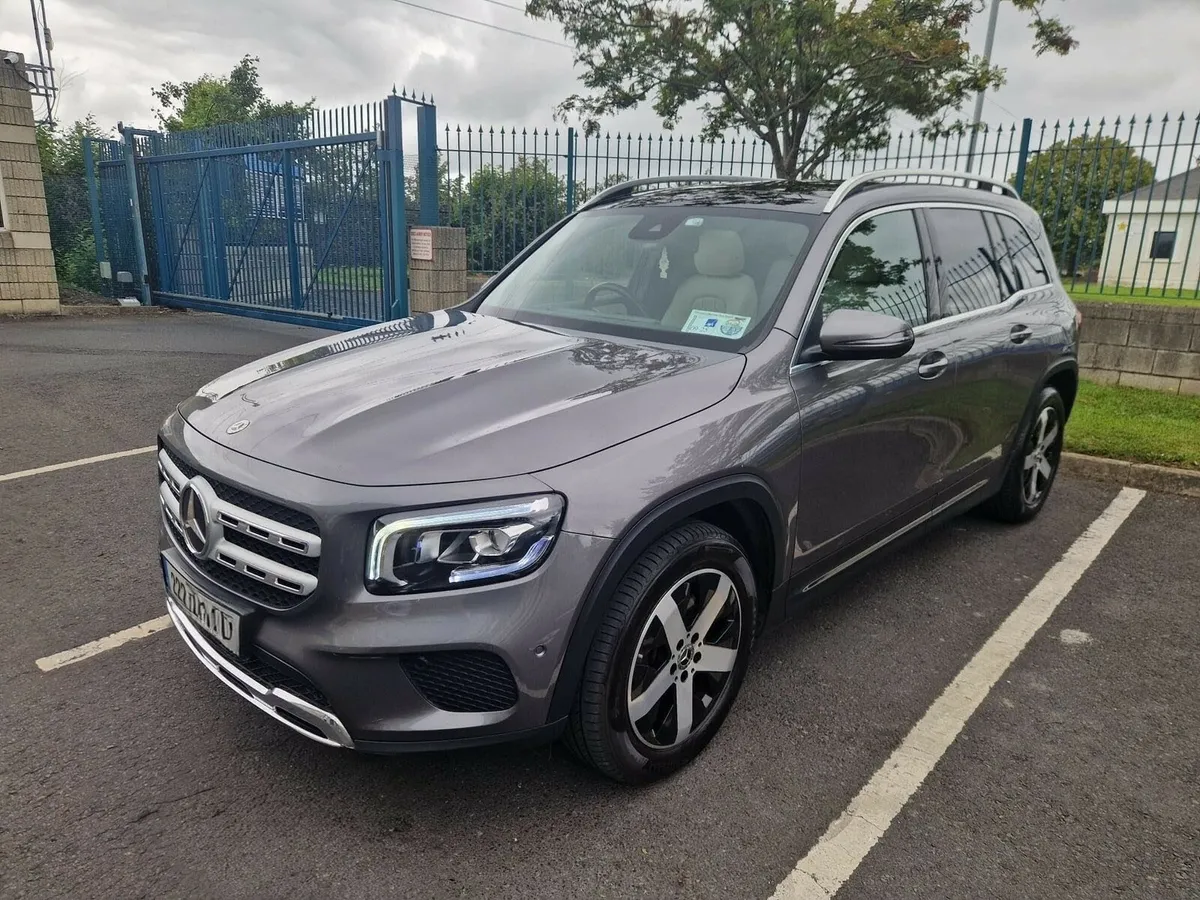 2022 Mercedes Benz GLB 200d Progressive Pan Roof - Image 2