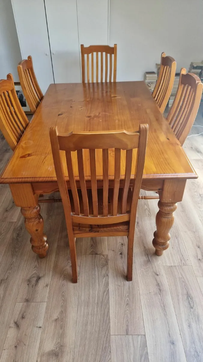 Dining table - Image 1
