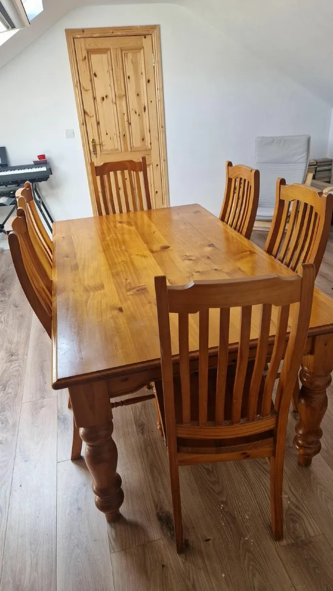 Dining table - Image 2