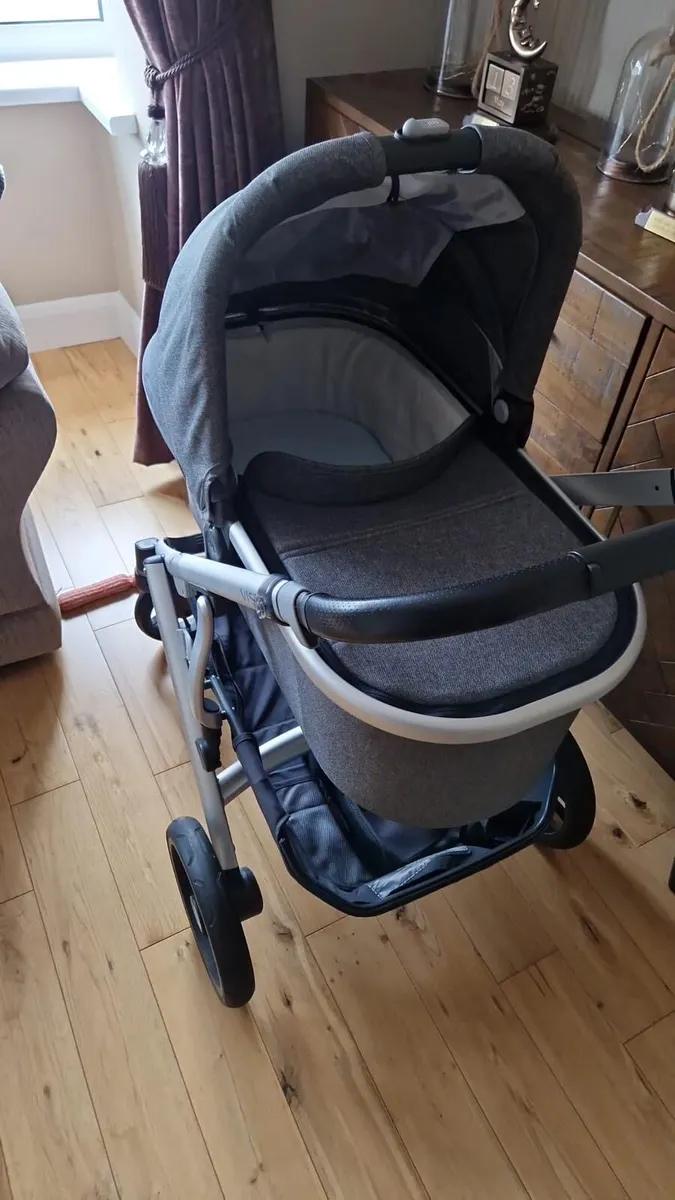 Vista Uppababy double buggy - Image 3
