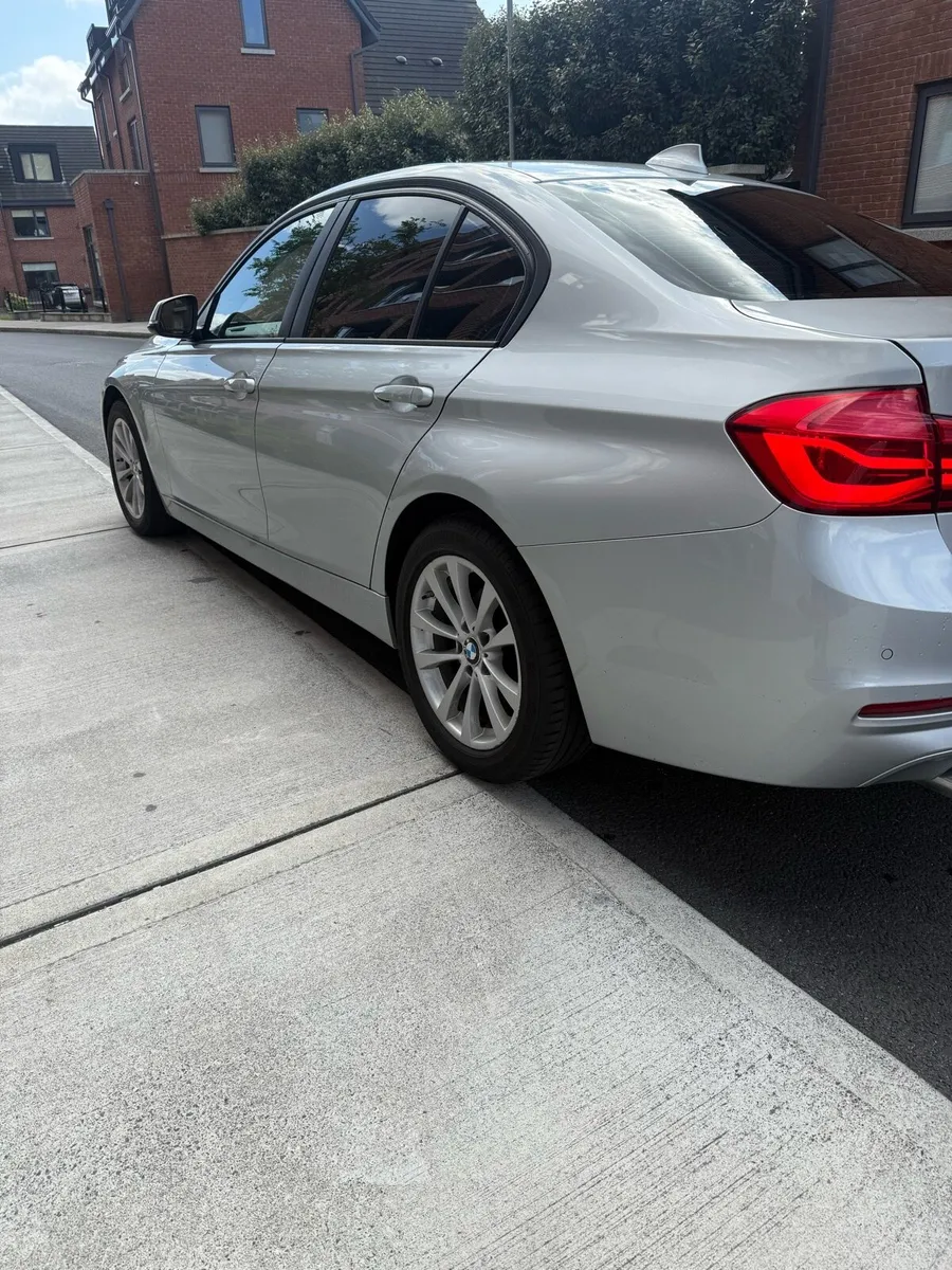 Car - Image 4