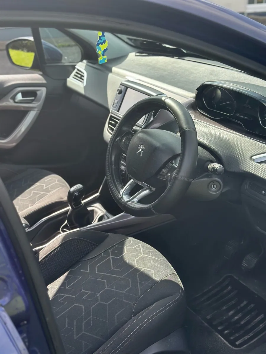 Peugeot 2008 - Image 4