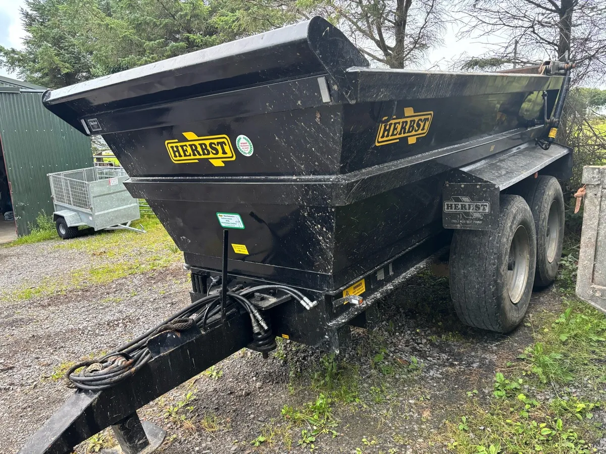 Dump trailer - Image 1