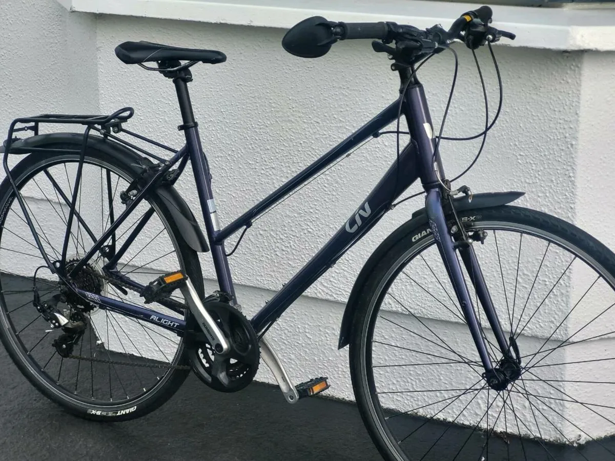 GIANT LIV ALIGHT 3 LADIES ALLUMINIUM HYBRID BIKE - Image 1