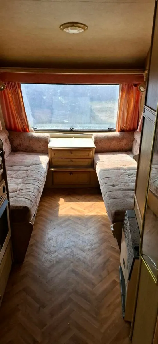 Caravan - Image 4