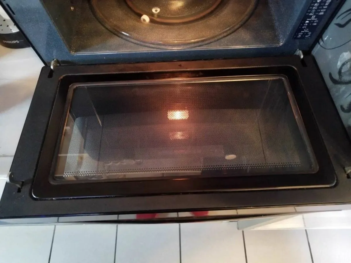 Samsung Combi Oven/Microwave 1370E Excellent - Image 3