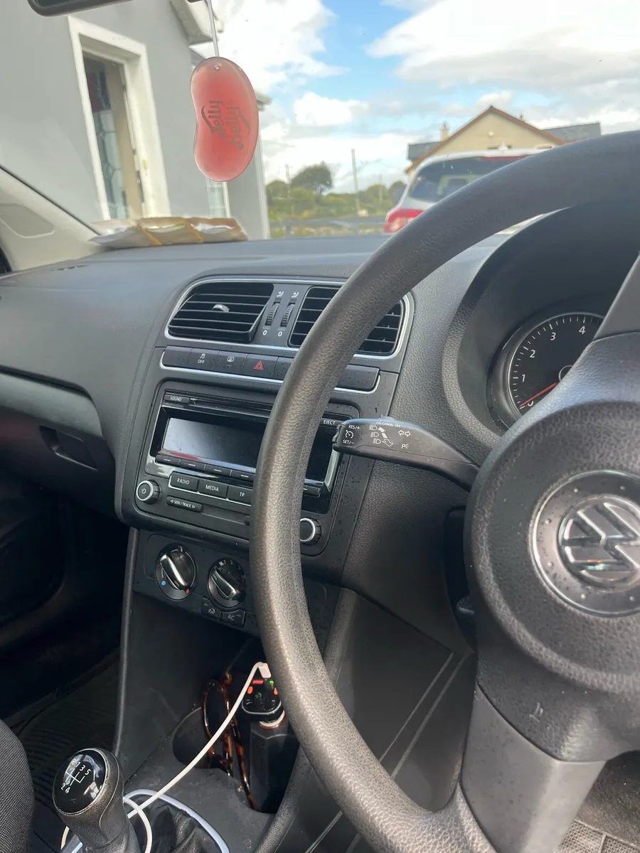 Volkswagen polo - Image 4
