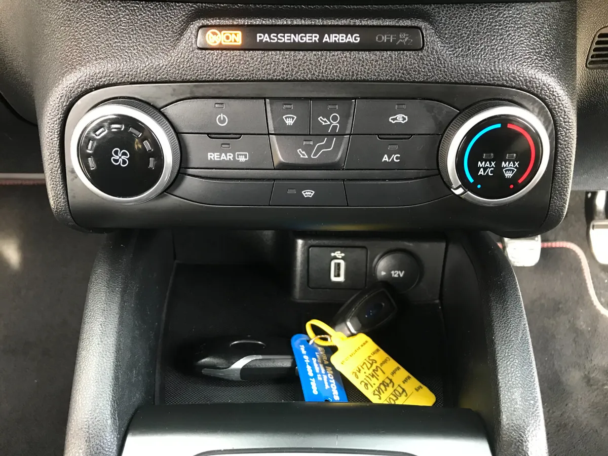 201 FORD FOCUS ST-LINE 1.5 DIESEL 120 BHP - Image 4