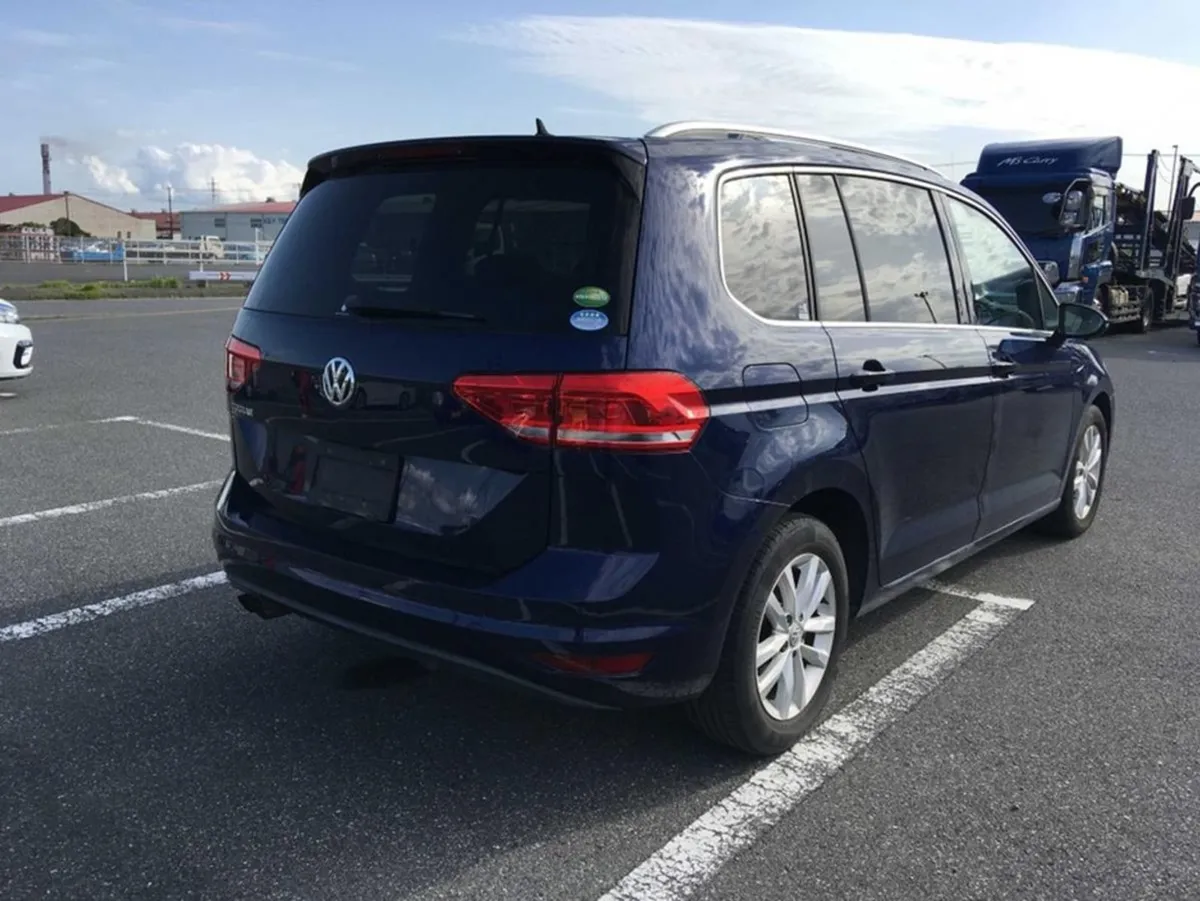 Volkswagen Touran 1.4 TSI Comnfortline 7-seater A - Image 3