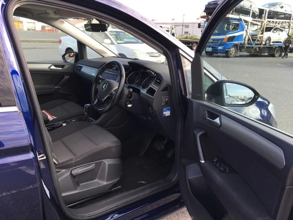 Volkswagen Touran 1.4 TSI Comnfortline 7-seater A - Image 4