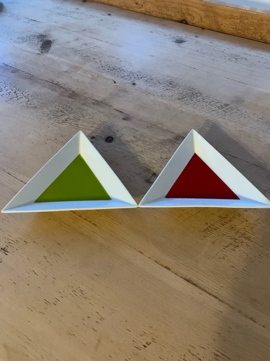 2 serving plates - Image 1